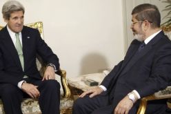 كيري حذر مرسي من انتظار إنقاذ واشنطن لها في اللحظة الأخيرة