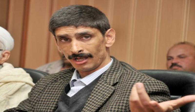 قضاء غليزان يحقق في قضية بلحمر رفقة زوجته
