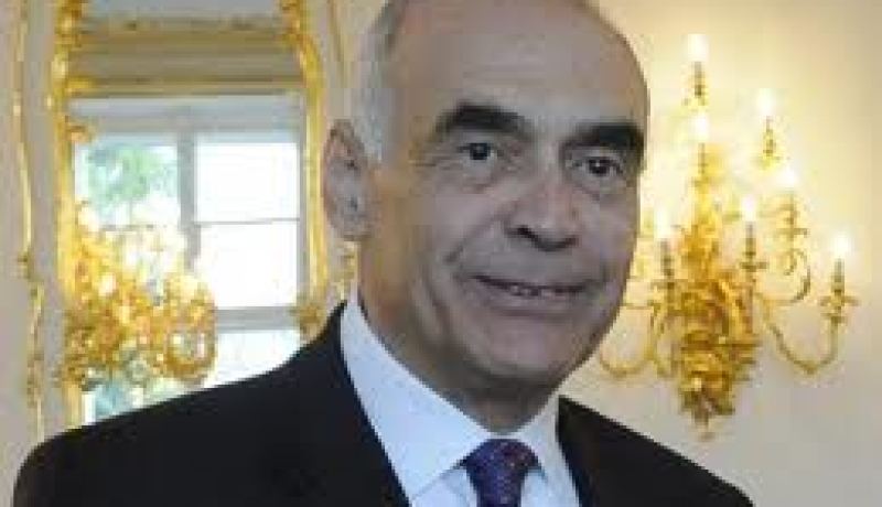 وزير الخارجية المصري يصل إلى الجزائر