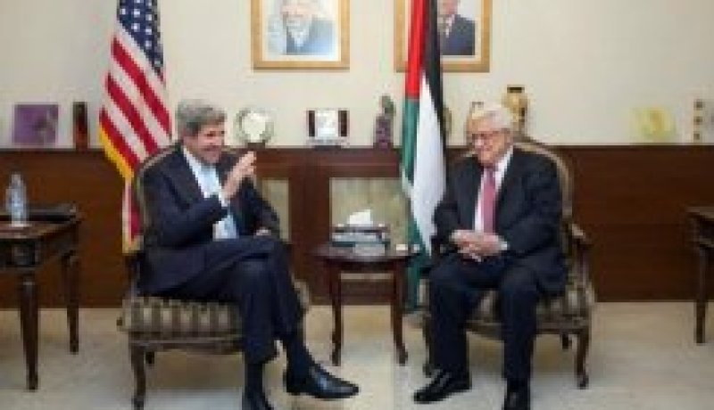 كيري يكثف جهوده في محاولة لكسر جمود عملية السلام