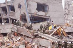 العثور على امراة حية تحت ركام المركز التجاري المنهار ببنغلاديش بعد 17 يوما على الكارثة