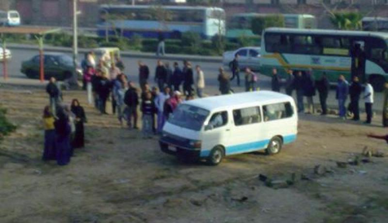 فتاة تقفز من حافلة هربا من الاغتصاب