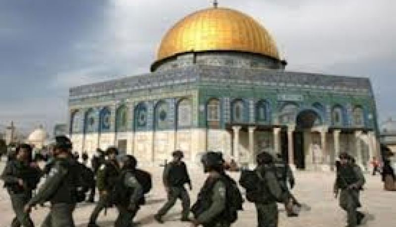 الاحتلال الاسرائيلي تفرض اجراءات مشددة على دخول المصلين الفلسطينيين للمسجد الاقصى