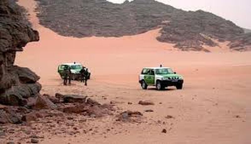 القضاء على ارهابيين اثنين بزي  افغاني في اليزي