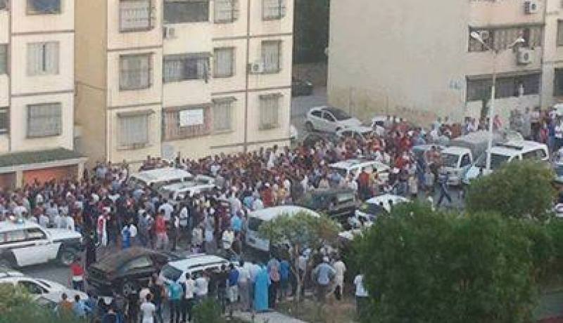 حوالي 200 شخصا يحاصرون لصا حاول الاعتداء على فتاة في قسنطينة