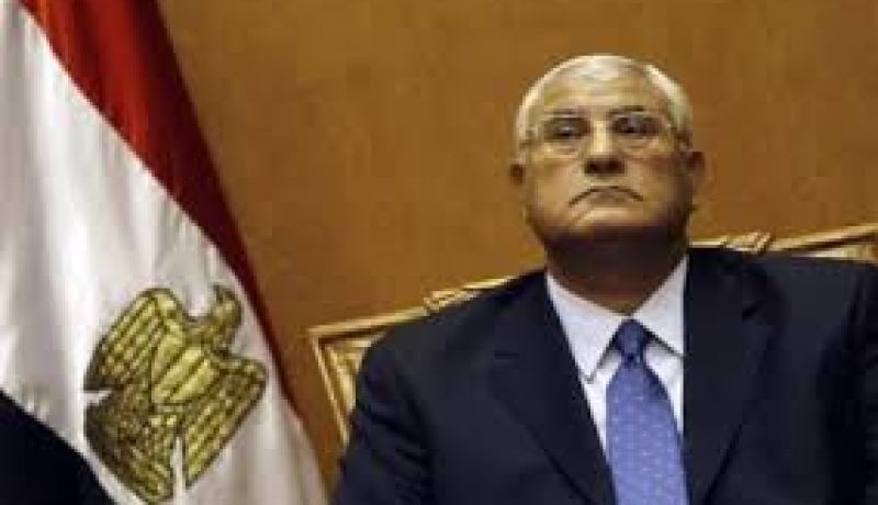 الرئيس المصري المؤقت يجتمع مع مسؤولين من حركة “تمرد” وعدد من القوى السياسية والحزبي