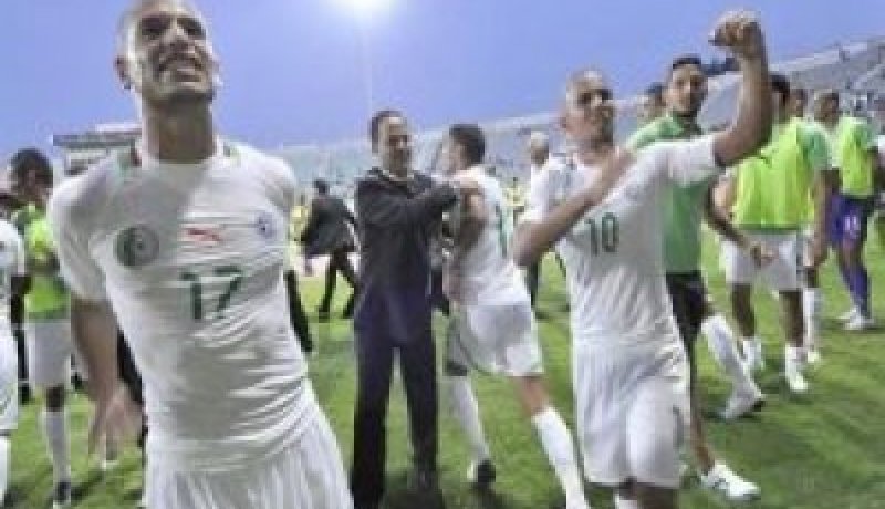 الفريق الوطني يجري اخر حصة تدريبية اليوم عشية التنقل إلى بوركينافاسو