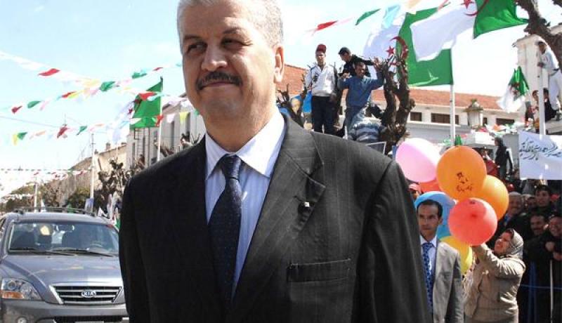 سلال يؤكد أن الحكومة بالمرصاد لكل ما يهدد سلامة و أمن الجزائر