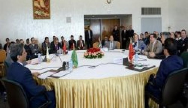 ندوة الجزائر تدعو إلى إنشاء لجنة إستشارية ومرصد خاصين بالجاليات المغاربية بالخارج