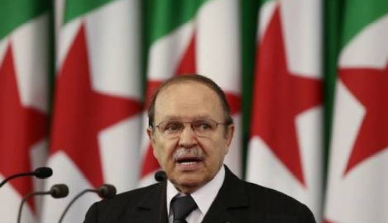 الرئيس بوتفليقة يهنئ نظيره المجري بمناسبة الإحتفال بالعيد الوطني لبلاده