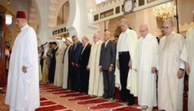 عبد المالك سلال بن صالح و ولد خليفة يؤدون صلاة عيد الأضحى بالجامع الكبير بالعاصمة