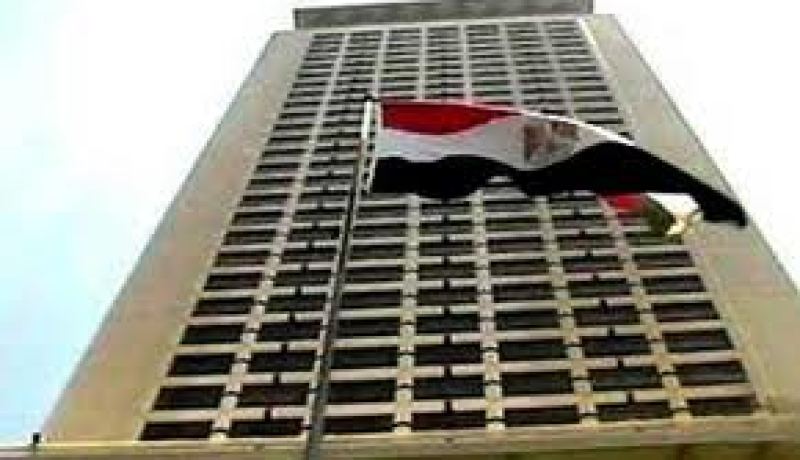 الخارجية المصرية تعد بتأمين السفارات الأجنبية وفق اتفاقية فينا