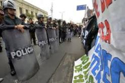 آلاف المتظاهرين يحتجون في ليما على سياسات الرئيس في مجالي التعليم وفرص العمل