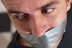 رجل يدبر لخطف نفسه تجنّبا لشجار مع زوجته