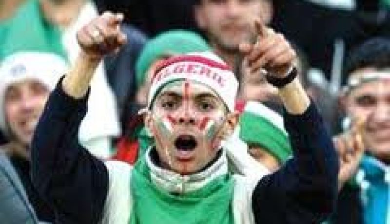 خيبة امل عند المشجعين بسبب رفض اللاعبين أخذ صور تذكارية