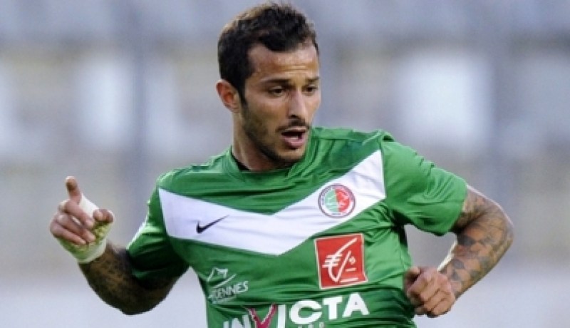 اللاعب الفرانكو-جزائري أحمد يحياوي سيوقع لوفاق سطيف الشهر المقبل