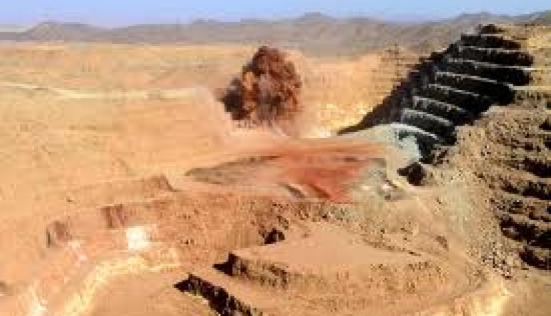 انهيار بئر للتنقيب على الذهب وبداخلها أكثر من 60 شخصا شمال دارفور