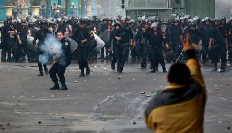 الجزائر جد منشغلة بالأحداث في مصر و تدعو لتسوية توافقية دائمة للأزمة في مصر