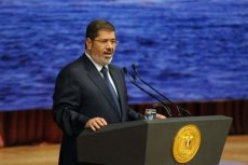 مرسي يعين 17 محافظا جديدا بينهم عدة اسلاميين