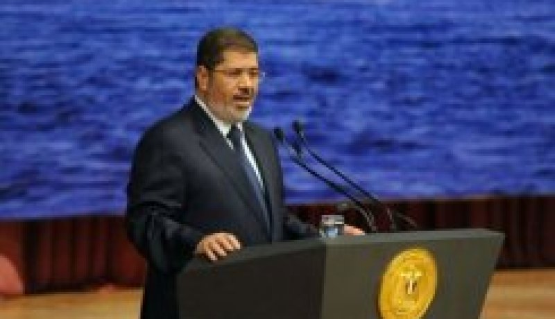 مرسي يعين 17 محافظا جديدا بينهم عدة اسلاميين