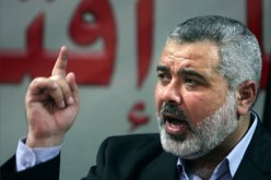 هنية يطالب الرئيس عباس بـ”عدم الوقوع فى فخ المفاوضات”