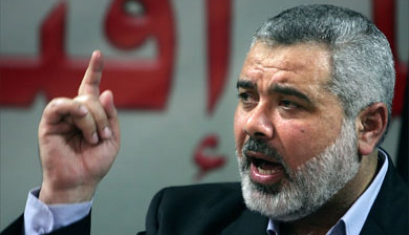 هنية يطالب الرئيس عباس بـ”عدم الوقوع فى فخ المفاوضات”