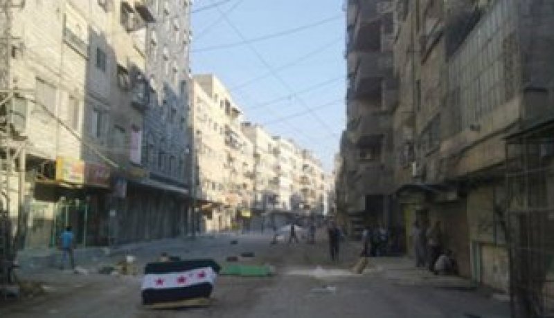 لوفيغارو: معارضون دربهم الأمريكيون والإسرائيليون يتقدمون نحو دمشق