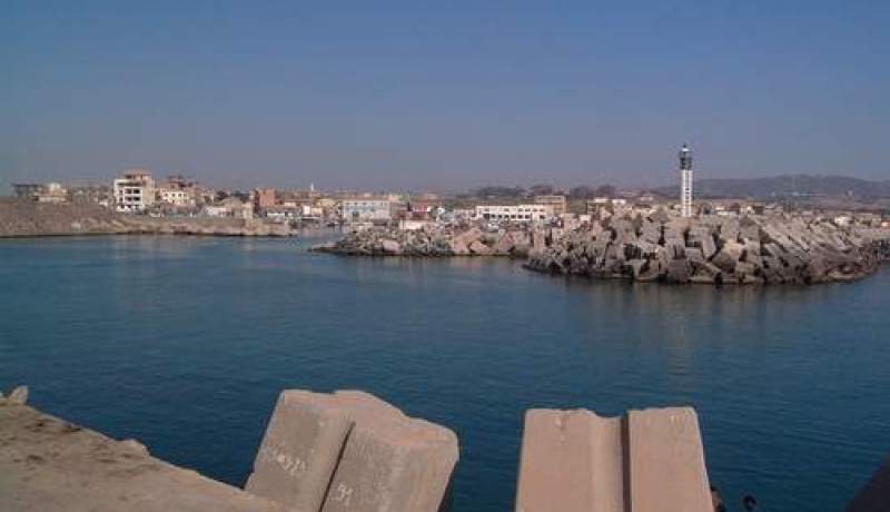 حملة واسعة لتنظيف و تحسين ظروف العمل بميناء زموري البحري ببومرداس