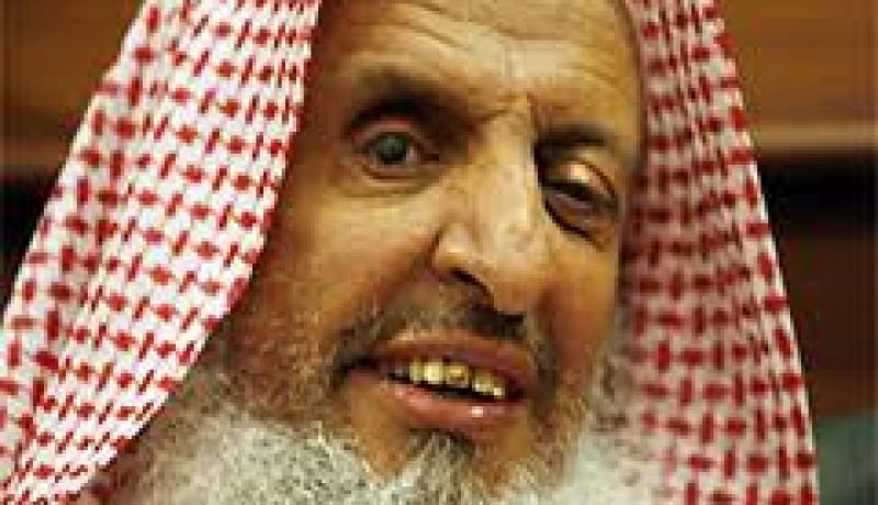 مفتي السعودية يدعو عقلاء مصر لحقن الدماء