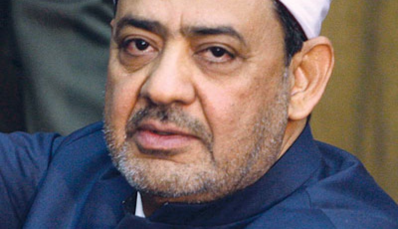 شيخ الأزهر يحفظ الطلبات الخاصة بإسقاط عضوية القرضاوى بهيئة كبار العلماء