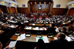 أسقفان صربيان يهددان بقتل أعضاء الحكومة والبرلمان