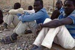 القاء القبض على 77 مهاجرا غير شرعي من الأفارقة بمناطق مختلفة بليبيا
