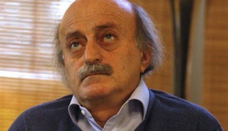 جنبلاط: نظام الأسد يحاول خلق فتنة بين طوائف الشعب السورى