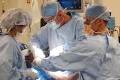 فريق طبي في النعامة ينجح في إجراء عملية لزرع الأنسجة الجلدية