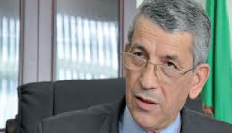بابا احمد يدعو الى ضرورة تشجيع السياحة الترفيهية في الوسط المدرسي