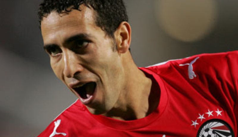 اللاعب المصري أبوتريكة يدشن مسجدا في غانا قبل لقاء غانا-مصر