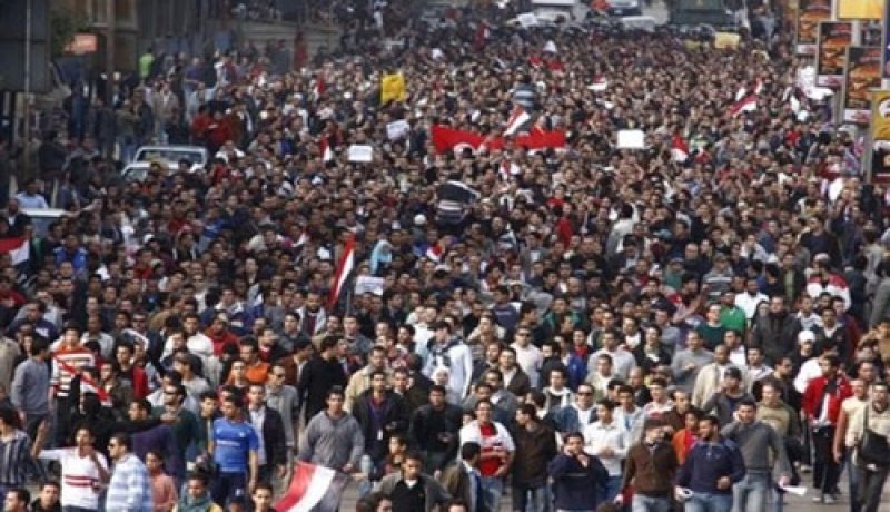 مصير الإخوان على المحك قبل ساعات من انقضاء مهلة الجيش