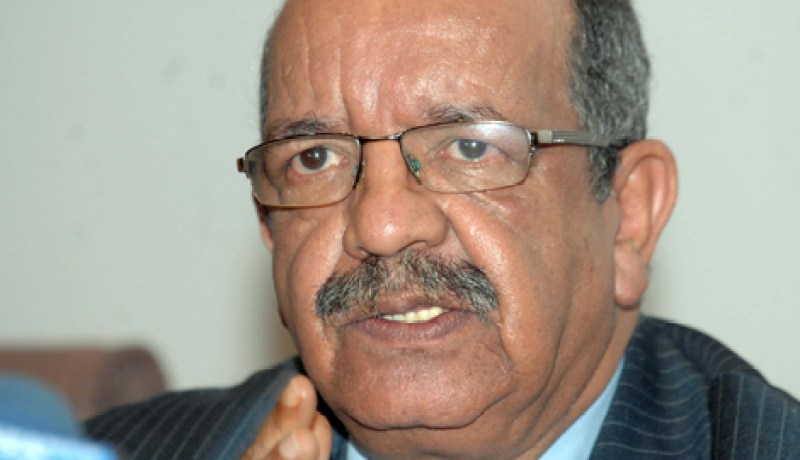مساهل يؤكد أن الوزير الأول سيعلن قريبا عن مبادرة لوضع حد للاشتباكات الواقعة بين الشباب في غرداية
