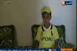 بعد شربه لماء مرقي ..حافظ يخرج من عينيه خيوط قماش و بلاستيك