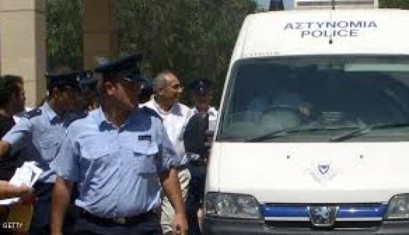 الحكم بالسجن 5 سنوات على وزير الدفاع القبرصي السابق بسبب انفجار ذخيرة قبل عامين