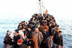 توقيف 15 مهاجرا سريا بعرض البحر بمستغانم