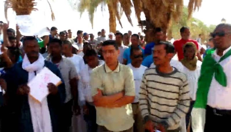 عشرات من السكان يحتجون أمام مقر دائرة تنركوك التابعة لولاية أدرار