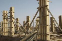 بالفيديو: منى و راضية تتحدان الرجال في مجال البناء بخنشلة