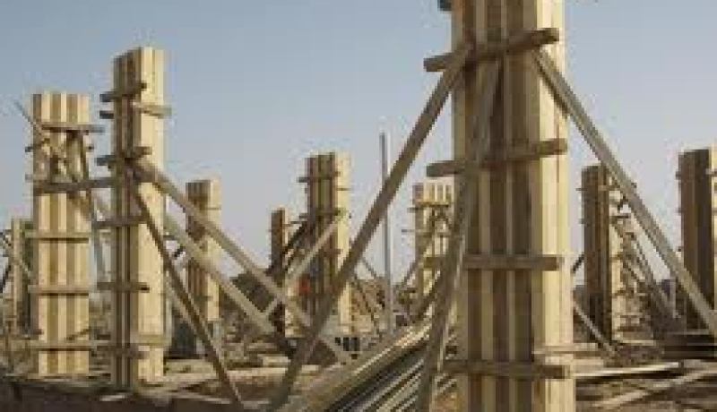 بالفيديو: منى و راضية تتحدان الرجال في مجال البناء بخنشلة