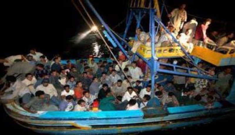 إنقاذ أكثر من 300 مهاجر في قناة صقلية