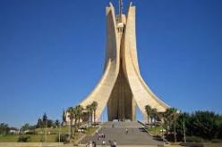 رئيس الحكومة التونسية يترحم على أرواح شهداء الثورة التحريرية بمقام الشهيد