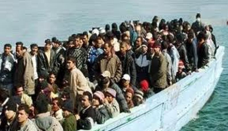 مصرع 31 مهاجرا أفريقيا إثر انقلاب قاربهم قبالة سواحل ليبيا