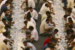 جمعية الامل لبطالو تيزي وزو يعدون 100وجبة افطار للمعوزين