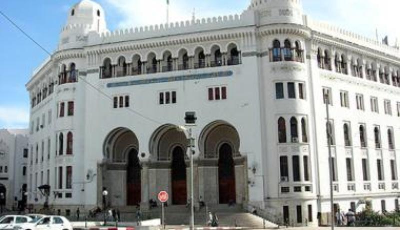 عمال البريد يواصلون اضرابهم و ارسال الطرود تتجمد