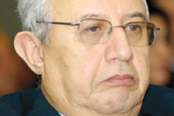 زياري يؤكد أن الوزارة بادرت بحوار جاد مع مختلف شركائها الاجتماعيين